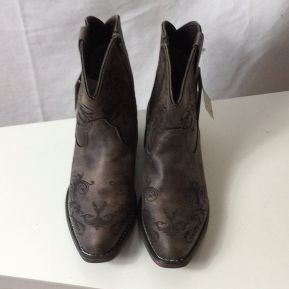 Roper Shoes - Roper Brown Western Boots with Embroidery